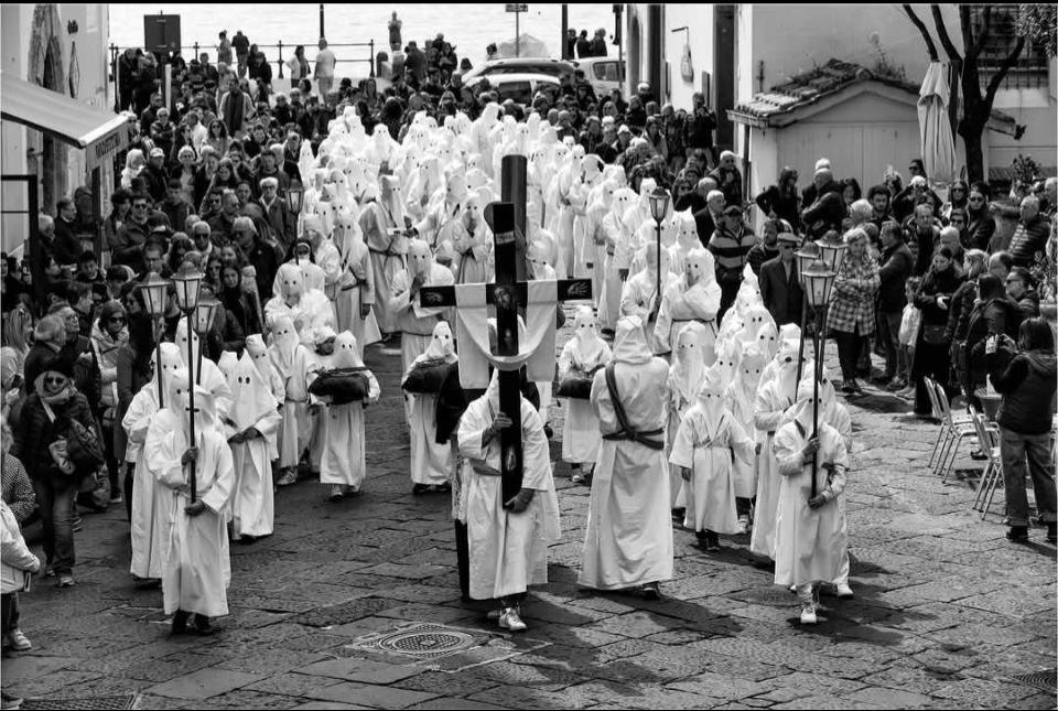 Battenti procession Amalfi Coast Easter Maiori Minori Ravello